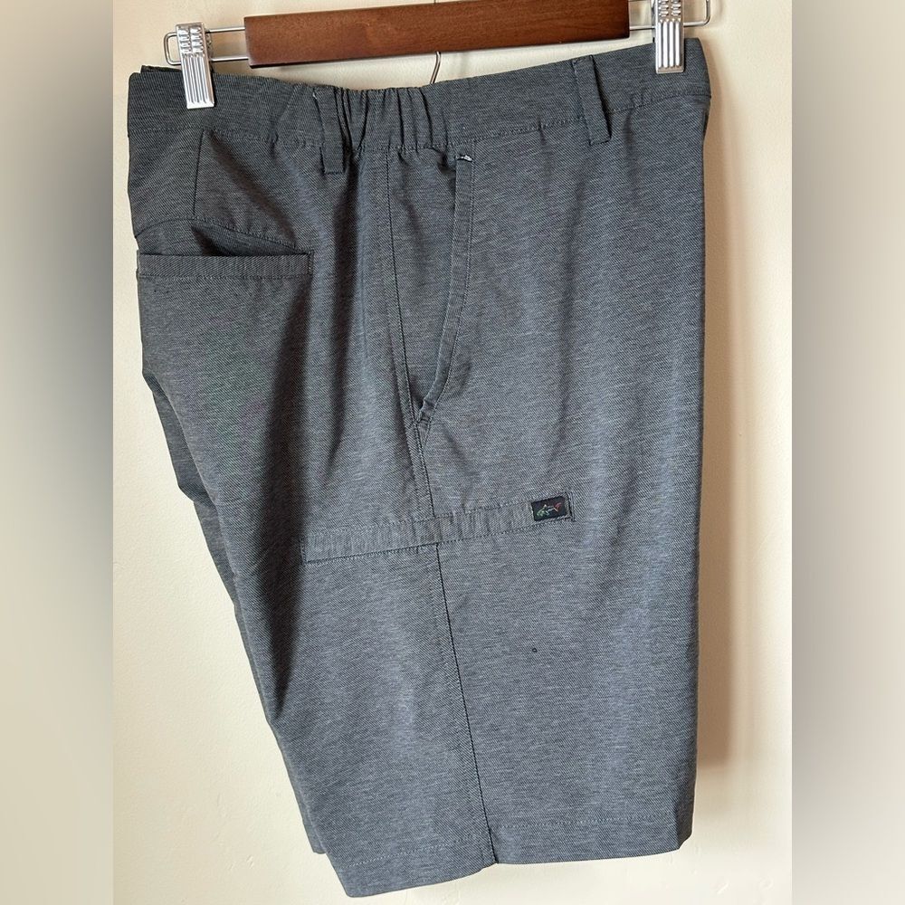 Men’s Greg Norman Shorts - 32” Waist 9” Inseam #casual #golf - Picture 1 of 9